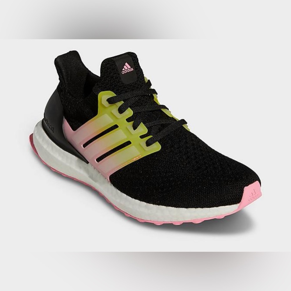 Women’s Adidas running shoe brand new size 7